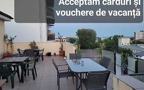 Cazare Eforie Nord, Plaja Acapulco, Garsoniere Four Studios, Bucatarie Comuna, Baie Proprie, Etaj 4, Fara Lift
